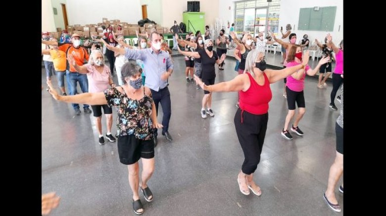 Clube da Melhor Idade abre vagas para aula de dança