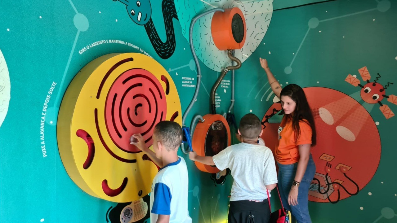 Estudantes de Hortolândia visitam carreta do projeto ‘CPFL nas Escolas’