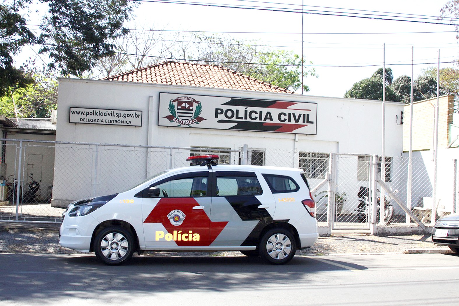 Homem é preso quando tentava sacar dinheiro com CNH falsa em banco