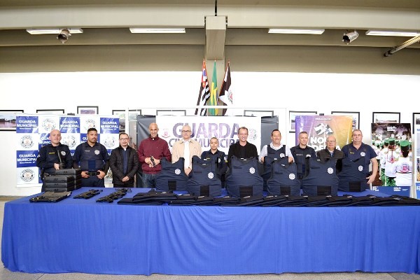 GCM de Nova Odessa recebe novos coletes e armamento