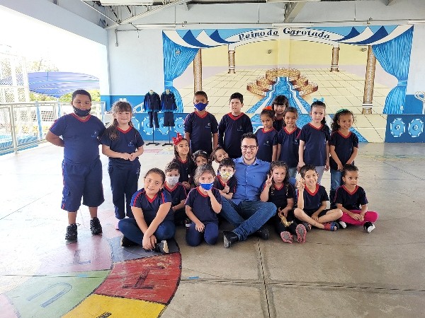 Prefeitura de Sumaré distribui kits de uniforme escolar de inverno nas escolas municipais