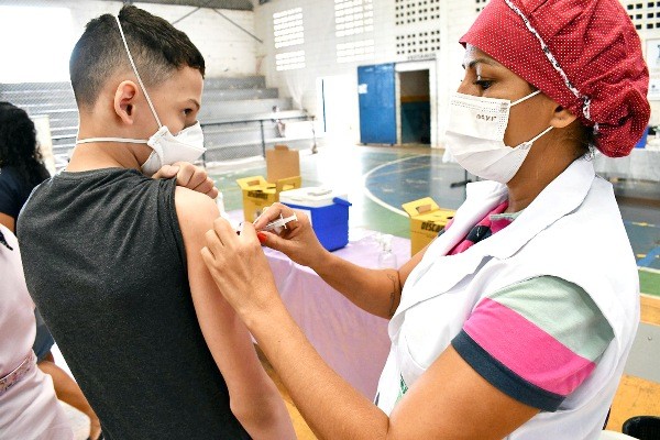 Sumaré começa vacinação de 4ª dose para público com mais de 25 anos a partir de quarta-feira