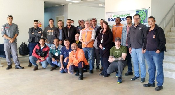 Defesa Civil de Nova Odessa participa de palestra regional sobre o manejo de abelhas no IZ