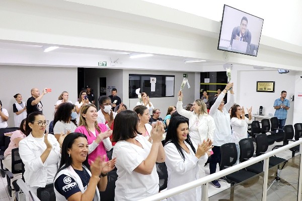 Com plenário da Câmara lotado, vereadores aprovam reajuste de 100% para auxiliares de enfermagem