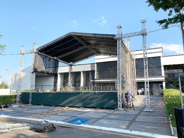 Começa montagem do palco, barracas e estrutura da Festa das Nações de NO