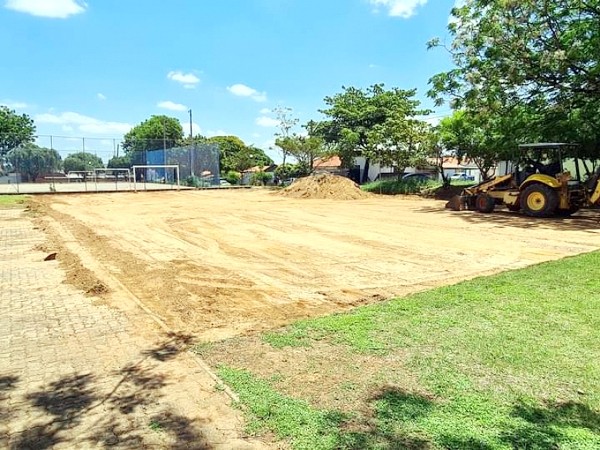 Obras de revitalização começam a dar ‘cara nova’ na praça do Jd. Adelaide