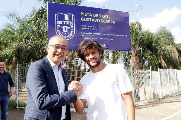 Festa da solidariedade marca despedida de Gustavo Scarpa do futebol brasileiro