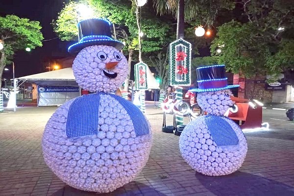 Região aposta em luzes e decoração de Natal para movimentar economia