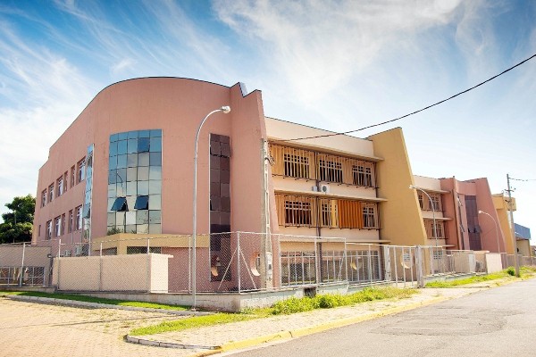 Greve de professores afeta escolas técnicas na região