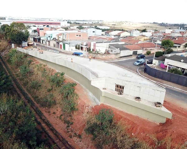 Viaduto entre Sumaré e Hortolândia tem 43% da obra concluída, diz DER