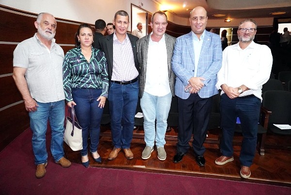 Leitinho assegura construção de creche no Jardim dos Lagos 2