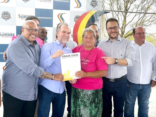 Moradores do Orquídeas recebem 98 títulos de regularização