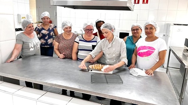 Alunas se formam em produção de pães e salgados fitness em Hortolândia