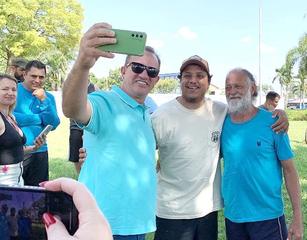 Morador de Nova Odessa que roda o mundo de Uno lança autobiografia