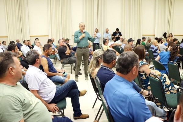 Zezé Gomes apresenta obra de viaduto do Jardim Sumarezinho a moradores