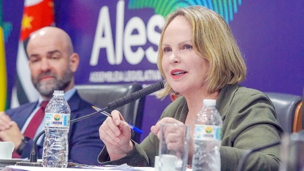 ‘Privatizar Sabesp é insanidade’, declara deputada Ana Perugini