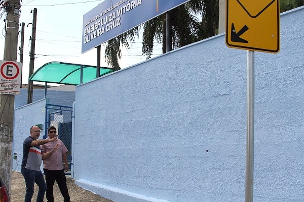 Governo Zezé anuncia iluminação led e pintura para escolas de Hortolândia