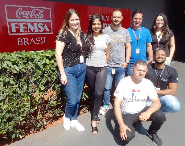 Doação de Natal da Coca-Cola Femsa em Sumaré beneficia Instituto Saber Social