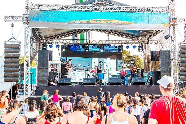 Mais de cinco mil foliões prestigiam eventos de Carnaval em Nova Odessa