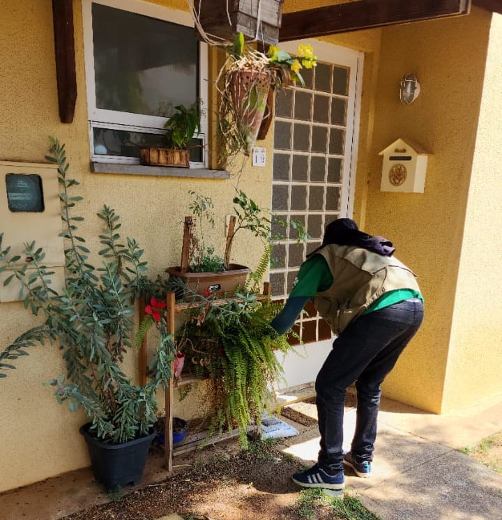 Condomínio Villa Flora, em Hortolândia, recebe ação casa a casa de combate ao Aedes aegypti