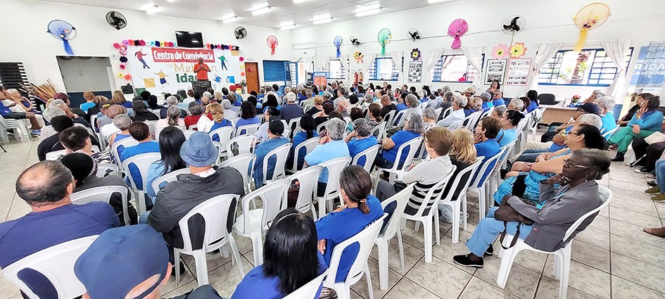 Homens recebem orientações sobre cuidados com a saúde em Hortolândia