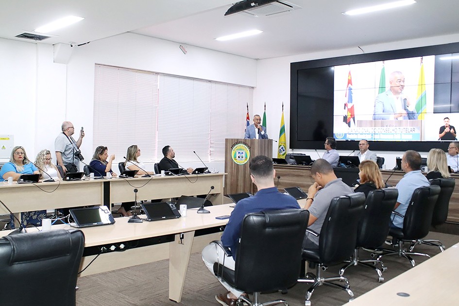 Zezé Gomes anuncia creche noturna em Hortolândia durante celebração pelo Dia do Conselheiro Tutelar