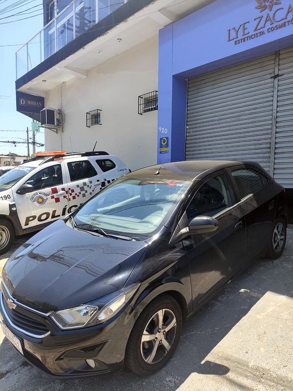 Policiais militares prendem homem em flagrante por roubo de veículo em Sumaré