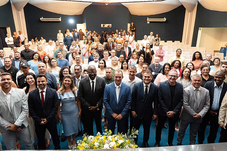 Leitinho e Mineirinho tomam posse para 2º mandato em Nova Odessa e prometem ‘governar para todos’