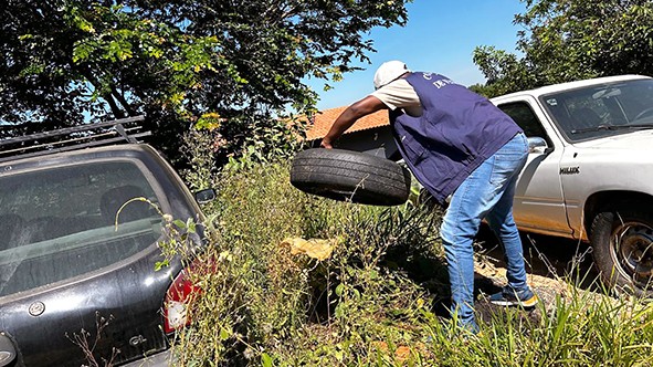 Larvas e lixo localizados em bairro de Monte Mor fazem preocupação crescer