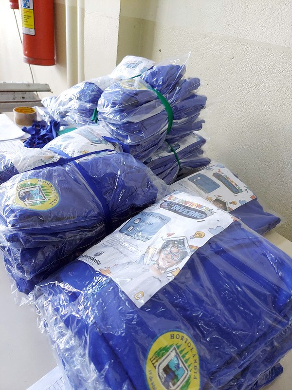 Hortolândia finaliza confecção de uniformes escolares de inverno