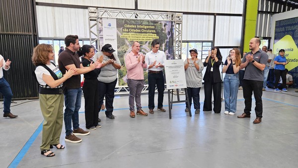 Leitinho comemora modernização da RecicoPlast pelo Projeto Recicla Junto