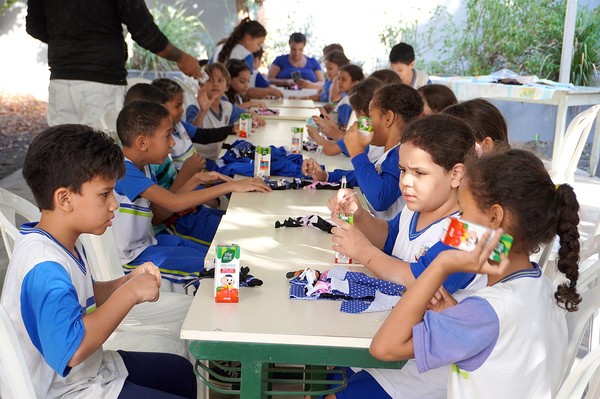 Biblioteca aproxima estudantes da literatura e história de Nova Odessa