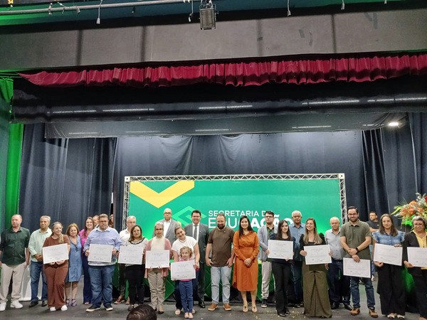 Concursados da Educação recebem certificados de posse; Sumaré zera déficit