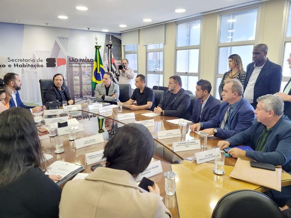 Leitinho e vereadores pedem mais 200 moradias populares para Nova Odessa