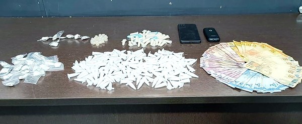 PM prende suspeito de tráfico de drogas no Jardim Amanda
