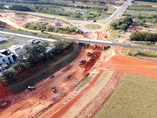 Obra de passagem inferior na Avenida Panaíno chega a 80%, em Hortolândia
