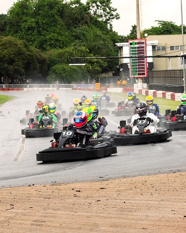 San Marino oferece instrução de pilotagem gratuita para kart rental