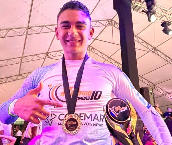 Atleta sumareense ganha ‘maior campeonato de capoeira do mundo’