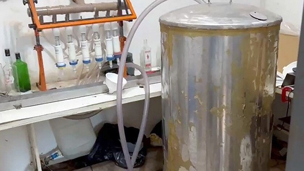 Apreensão de bebidas em Americana acende alerta no Estado contra metanol