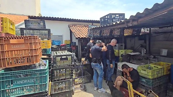 DIG descobre depósito clandestino de bebidas alcoólicas em Hortolândia