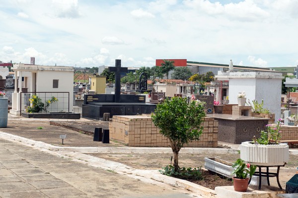 Vereadores autorizam troca de terrenos para ampliar cemitério em Monte Mor