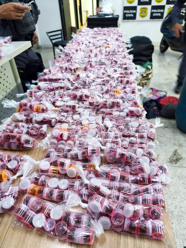 PM localiza 32 kg de drogas em área de mata no Zincão, em Americana