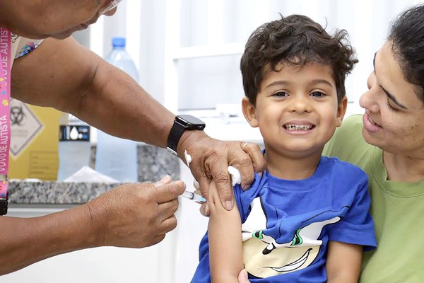 Saúde de Hortolândia aplica 435 doses de vacinas