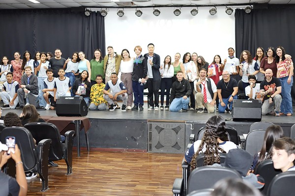 Monte Mor realiza premiação inédita a alunos das escolas municipais em competições de redação e soletração