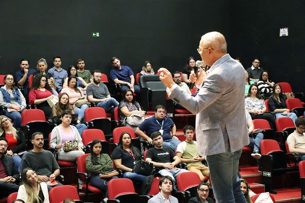 Governo Zezé Gomes valoriza e qualifica servidores para Hortolândia do futuro