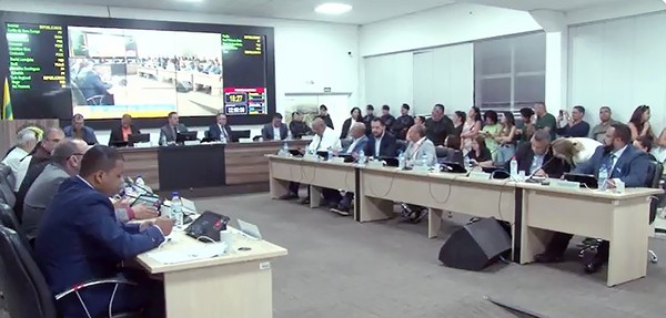 Parlamentares afastam Cafu César do cargo de vice-prefeito de Hortolândia