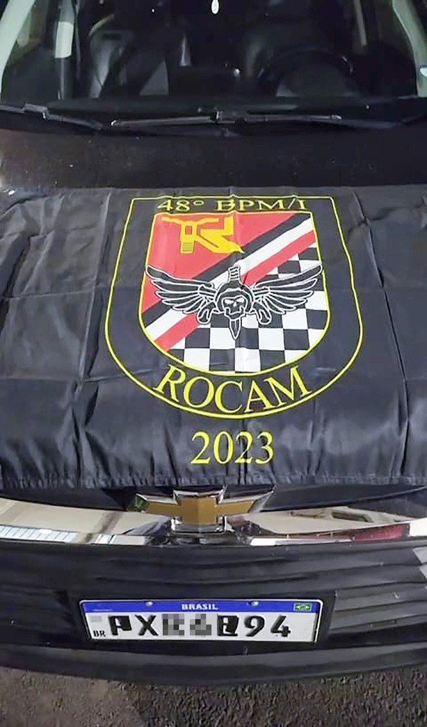 Veículo é apreendido com placa adulterada na Avenida Rebouças,  no Residencial Veccon