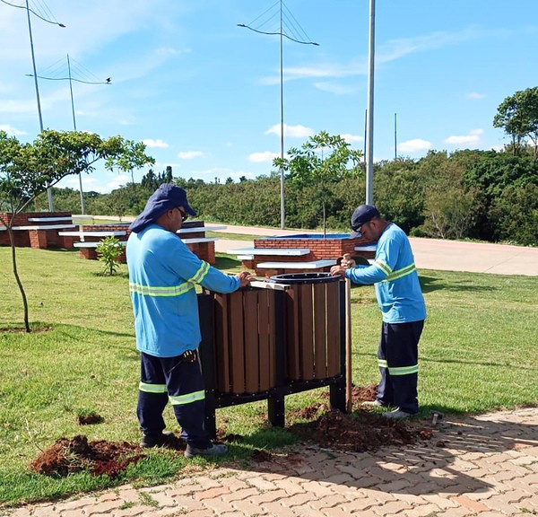 Hortolândia instala novas lixeiras no Parque Socioambiental Lago da Fé