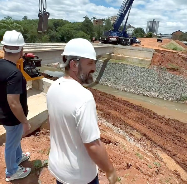 Prefeito Henrique diz que falta pouco para entrega do viaduto da Mancini