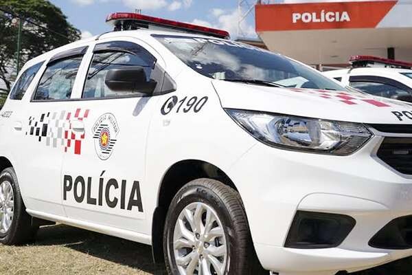 Dupla é presa por tráfico de drogas no Jardim Amanda